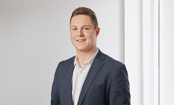 Portraitfoto von Nils Lippuner, Berater Gewerbekunden bei der St.Galler Kantonalbank