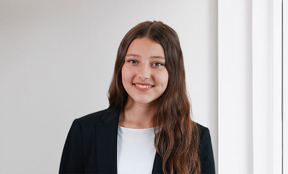 Portraitfoto von Kiara Bofelli, Lernende bei der St.Galler Kantonalbank