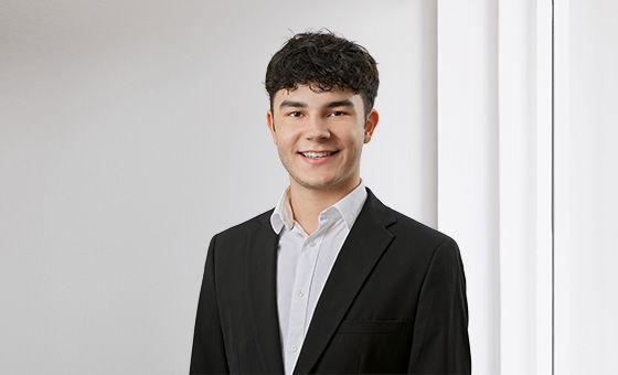 Portraitfoto von Leandro Cicchino, Fachspezialist Privatkunden bei der St.Galler Kantonalbank