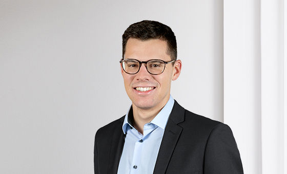 Portraitfoto von Dylan Britt, Fachspezialist Privatkunden bei der St.Galler Kantonalbank