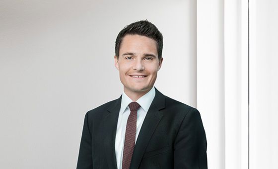 Portraitfoto von Dominik Looser, Senior Berater Gewerbekunden bei der St.Galler Kantonalbank