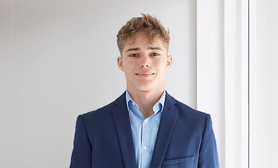 Portraitfoto von Jan Näf, Fachspezialist Privatkunden bei der St.Galler Kantonalbank
