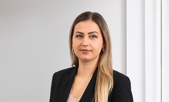 Portraitfoto von Fekrije Imeri, Assistentin Privatkunden bei der St.Galler Kantonalbank