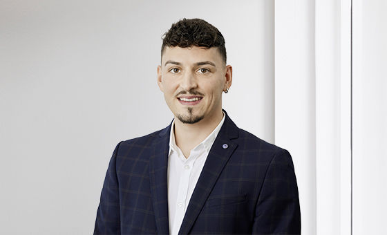Portraitfoto von Jann Hürlimann, Berater Privatkunden bei der St.Galler Kantonalbank