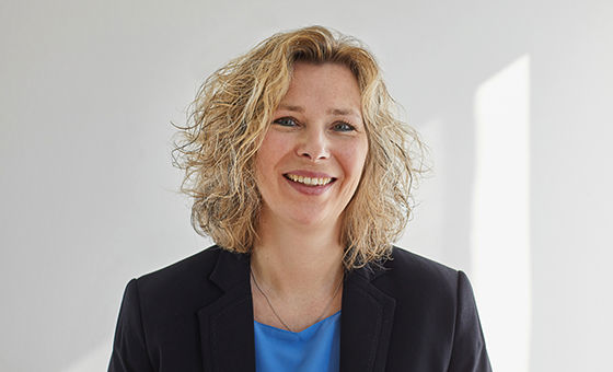 Portraitfoto von Claudia Loretini, Nachwuchsbetreuerin bei der St.Galler Kantonalbank