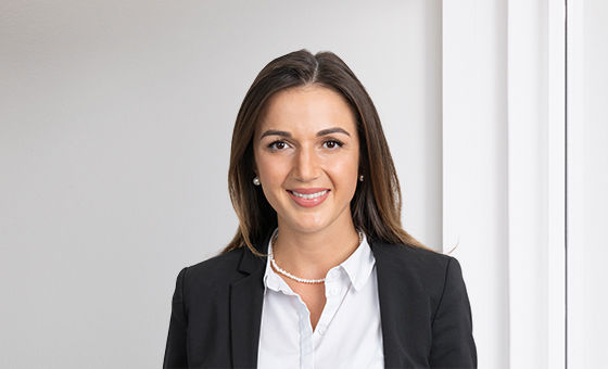 Portraitfoto von Vera Schmid, Kundenberaterin Private Banking bei der St.Galler Kantonalbank